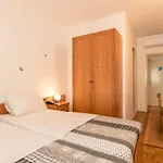 Barba 2* Starigrad Paklenica