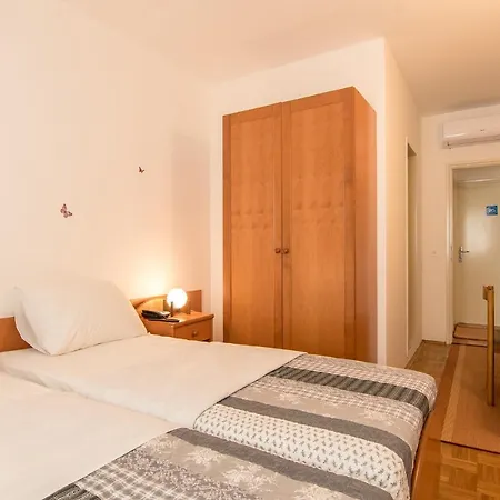 Barba 2* 스타리그라드 파클레니차